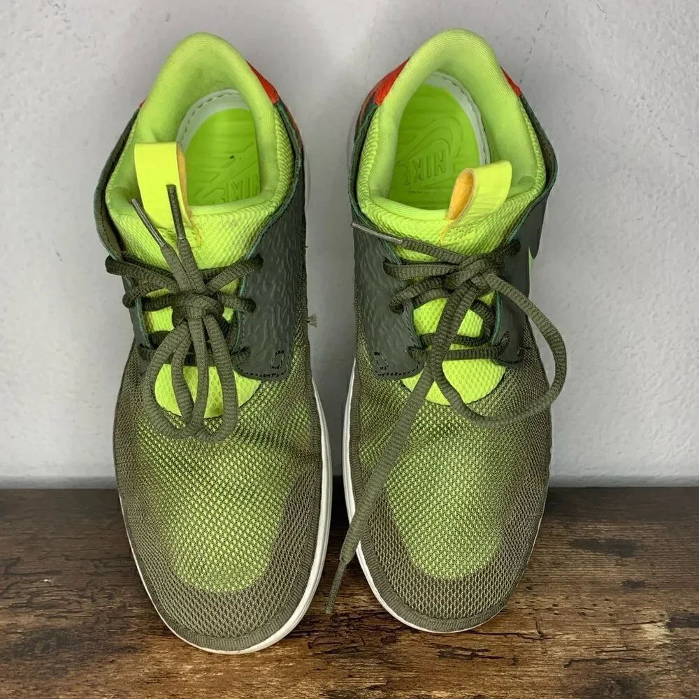 Nike Solarsoft Moccasin Sneakers